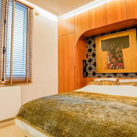 Refined Elegance In Appartement Parijs