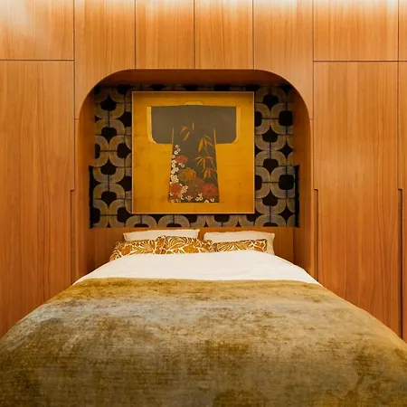 Διαμέρισμα Refined Elegance In *