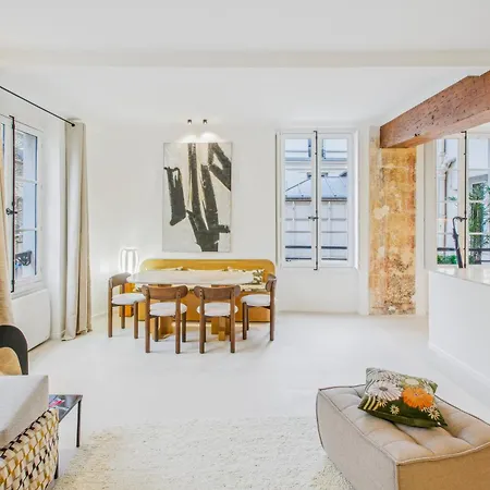 Refined Elegance In Apartment