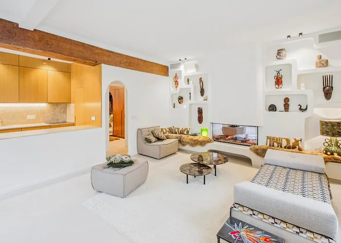 Refined Elegance In Apartamento