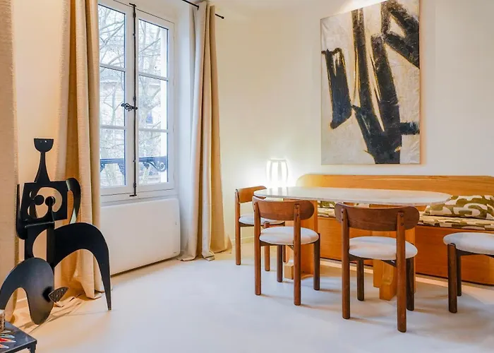 Refined Elegance In Διαμέρισμα