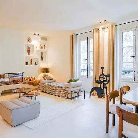 Refined Elegance In Apartment *